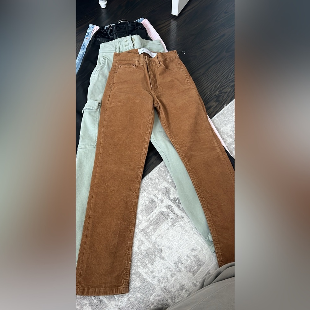 GAP Corduroy Pants in Brown